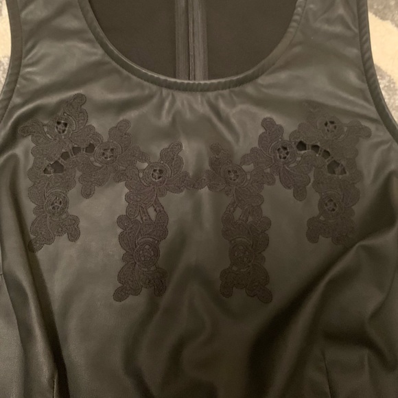 EUC faux leather & lace eyelet peplum top Size L - Picture 4 of 6